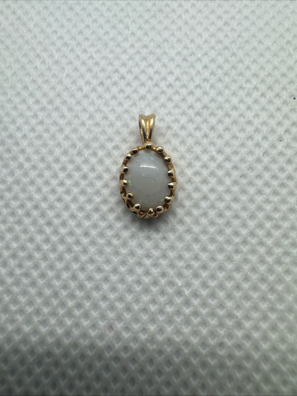 14k Yellow Gold Oval Shaped Pendant October Birthstone Opal Elegant Heirloom